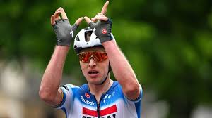 Tim merlier tire à la dernière minute pour remporter le maillot violet